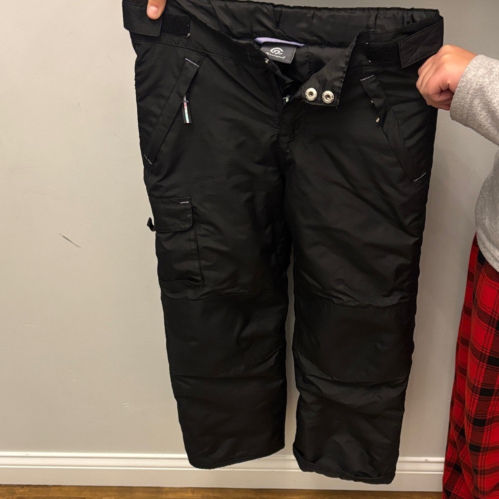 Girl’s black ski pants